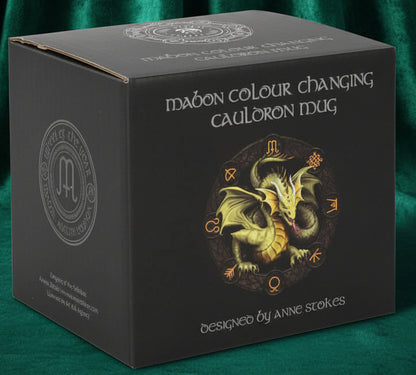 Box for a dragon-themed product with a dragon illustration on a white background