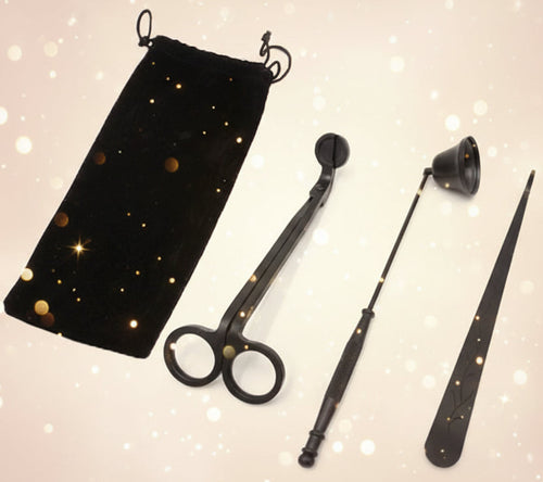 Set of black廷杖 with a black pouch on a white background