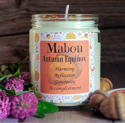 Mabon Ritual Candle – Apple & Oak Soy Candle for Autumn Equinox, Gratitude & Grounding